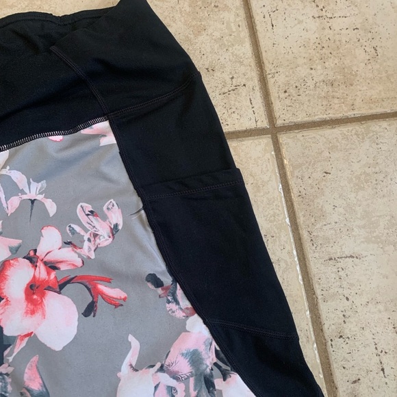 ACX Active Plus Size Floral Print Mesh Panel Capri Leggings Size 1X - Picture 2 of 8